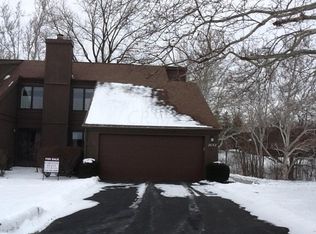 2052 Willowick Cir, Columbus, OH