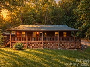 181 Seven Springs Rd, Whittier, NC 28789