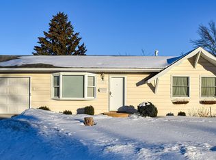 2584 Marywood Dr, Dubuque, IA 52001