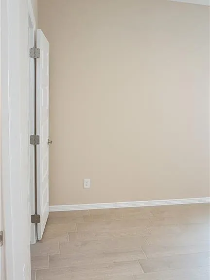 2918 W Kenwood St #2 — Photo 17