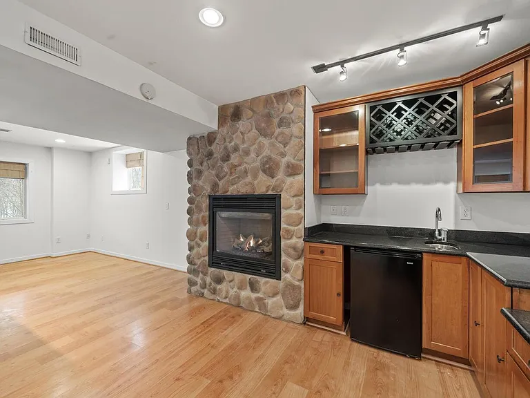 1696 Reserve Ct — Photo 35