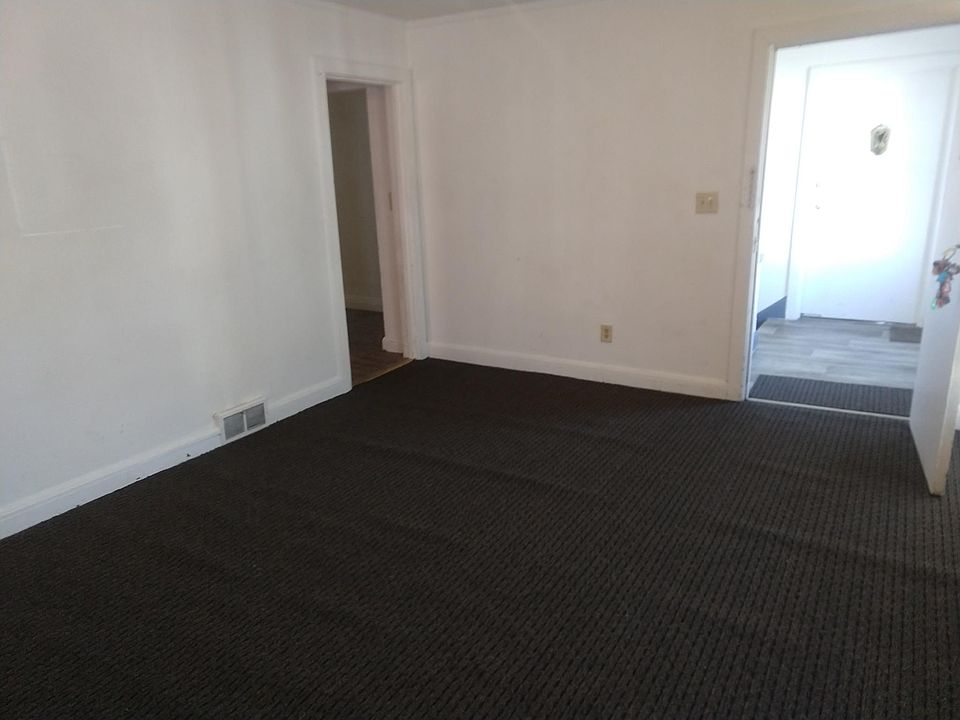 1st image of 929 Central Ave #3