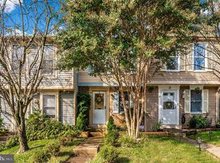 10 Valleyside Ct, Germantown, MD 20874
