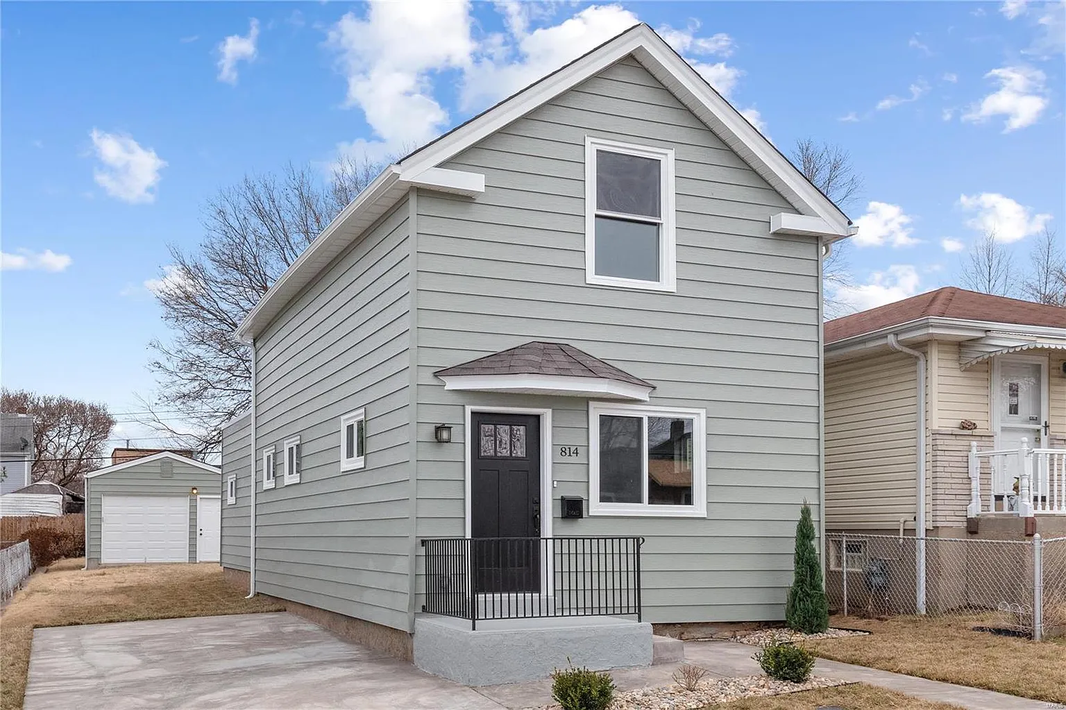 814 Regina Ave photo 1