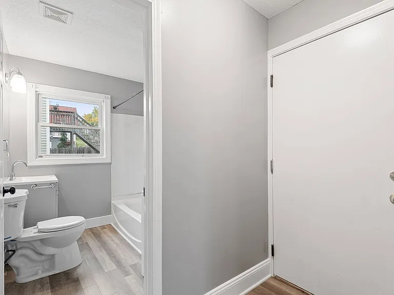 2407 Buchanan St NE #1 — Photo 19