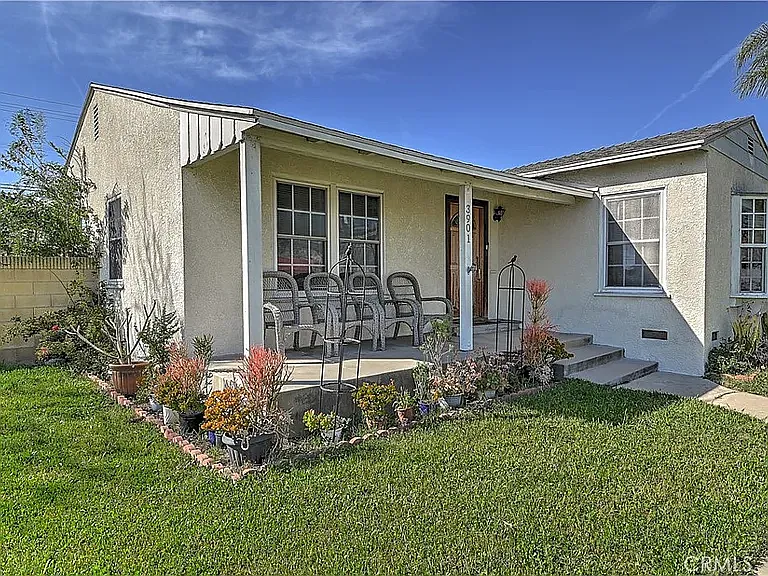 3901 Cherry Ave