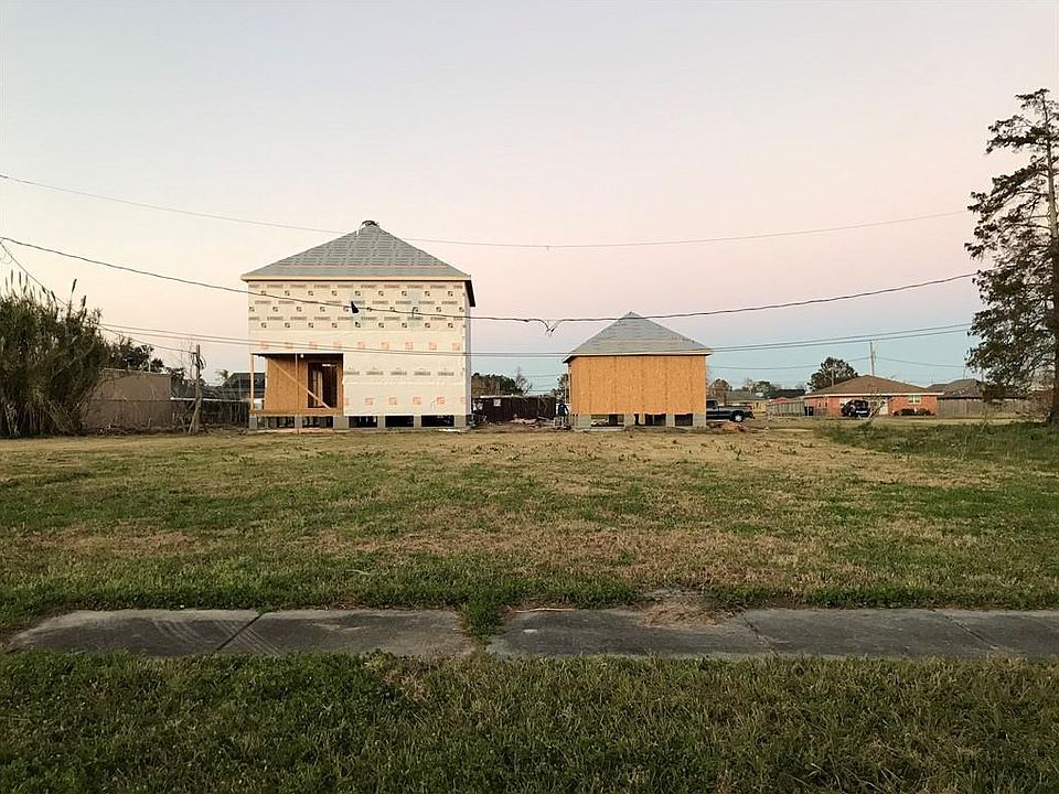 1st image of 309 Chinchilla Dr