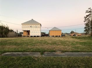 309 Chinchilla Dr, Arabi, LA 70032