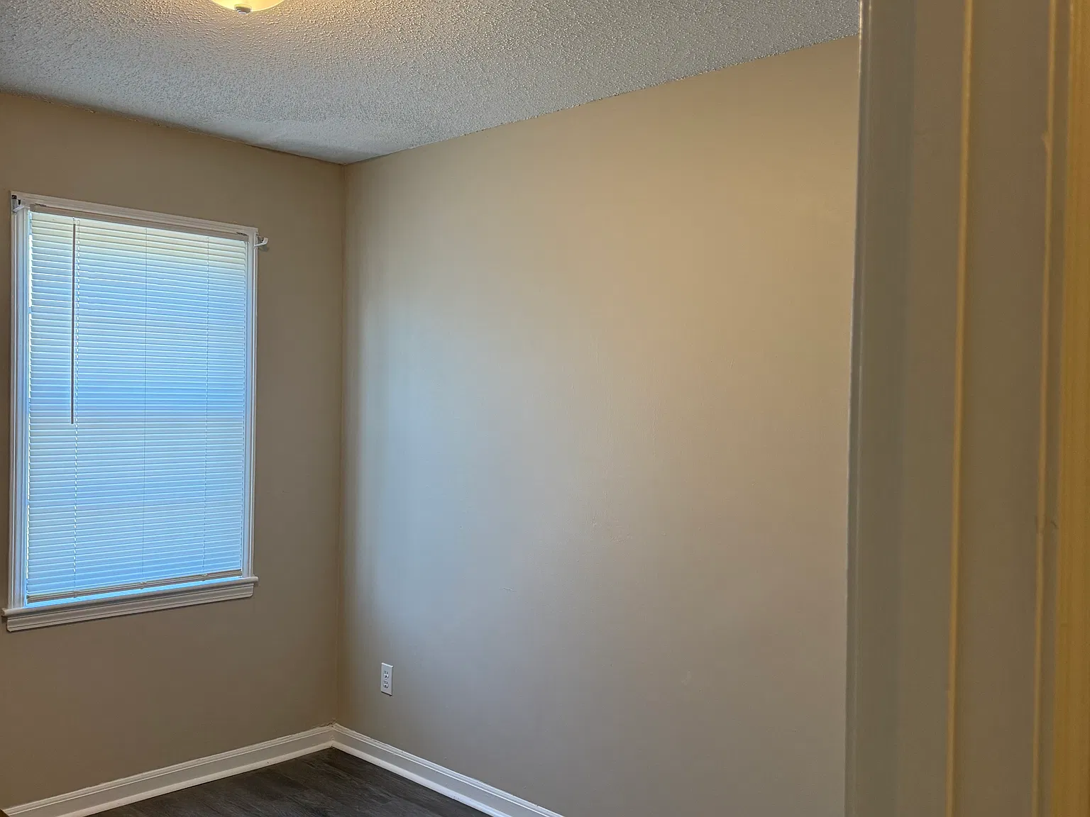 3 bed, 2.5 bath, 1468 sqft, $1,250 — Photo 3