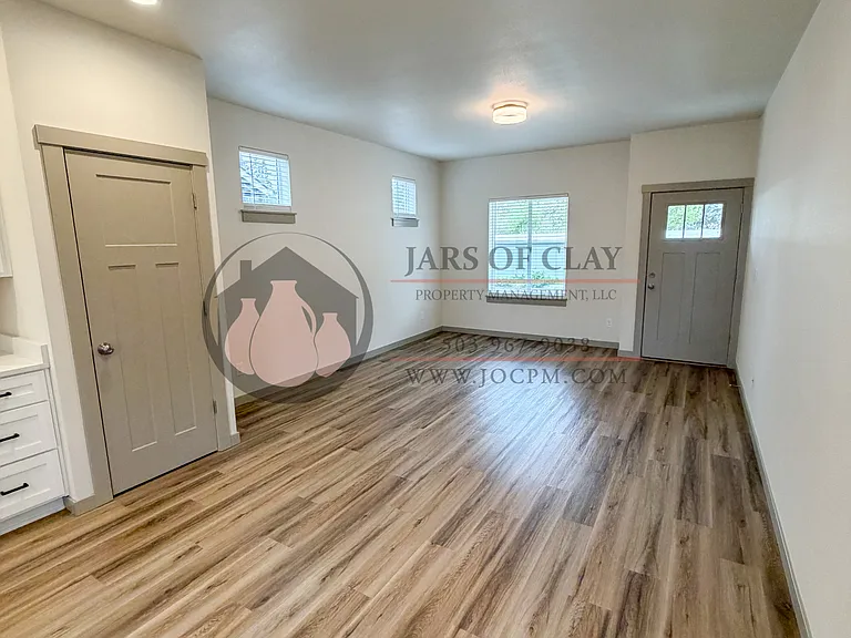 4742 Fanno Ridge Ln NE — Photo 2