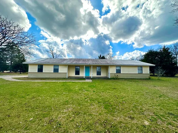 260 Willow Ridge Ln, Ozark, AL 36360