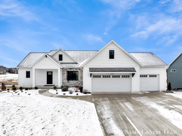 14968 Fillmore St, West Olive, MI 49460