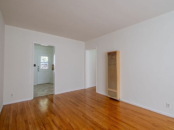 4th image of 918 S Juanita Ave