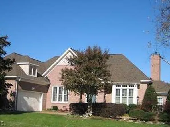 1708 Lambs Creek Ln, Virginia Beach, VA 23455