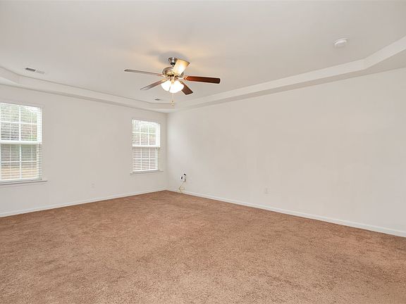 4th image of 219 Harlequin Dr