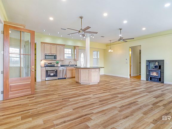 3rd image of 28461 Gardner Rd