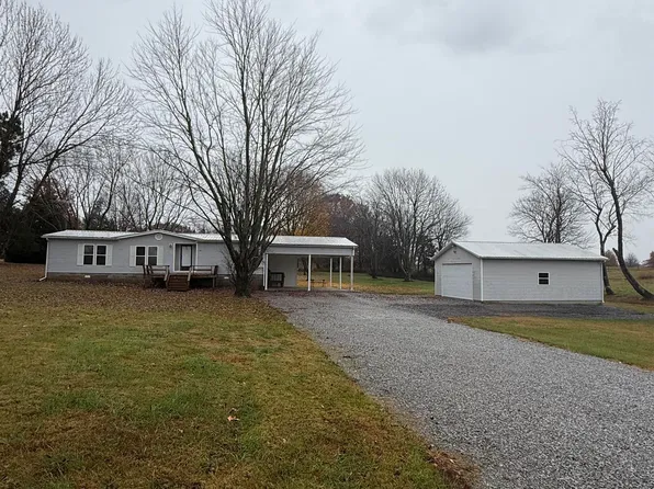 95 Juniper Ln, Calvert City, KY 42029