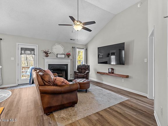 5th image of 131 Forest Bluff Drive