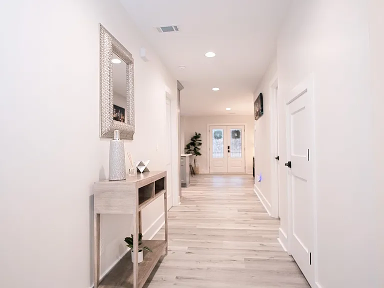 Blanche Dr SE — Photo 9
