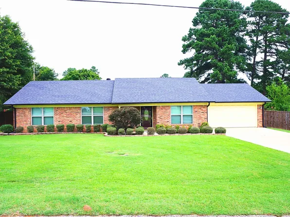 303 Mari Beth Ln, White Oak, TX 75693