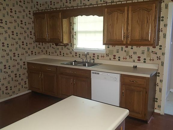 3rd image of 74 Whispering Pine Dr
