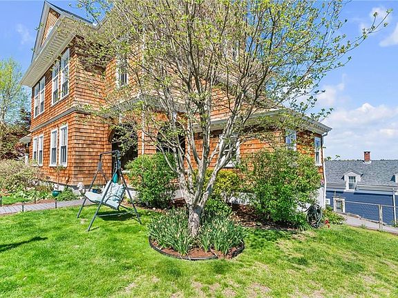 3rd image of 70 Peirce St