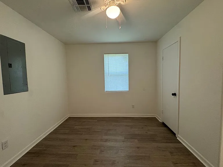 2312 Lilly St — Photo 8