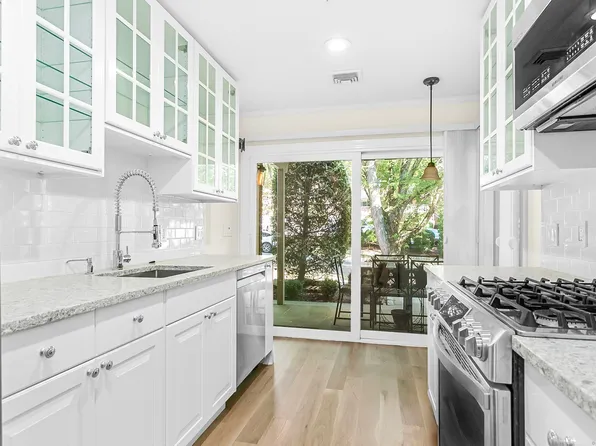 51 Southport Woods Drive #51, Fairfield, CT 06890