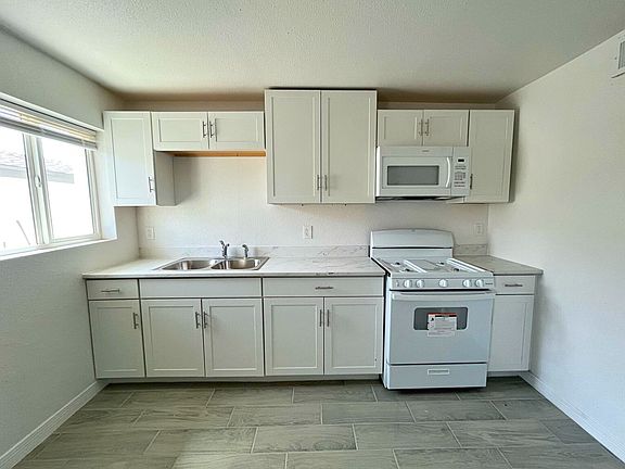 3rd image of 102 Encino Dr #A