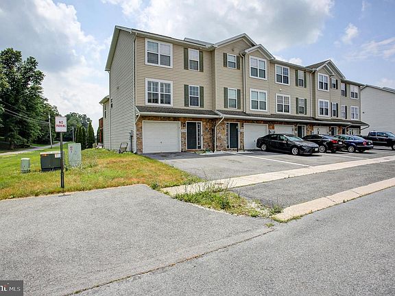 2nd image of 3598 Pinecrest Ct