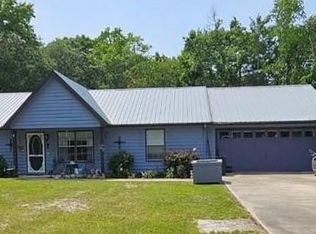 300 Crestview Dr, Woodbine, GA 31569