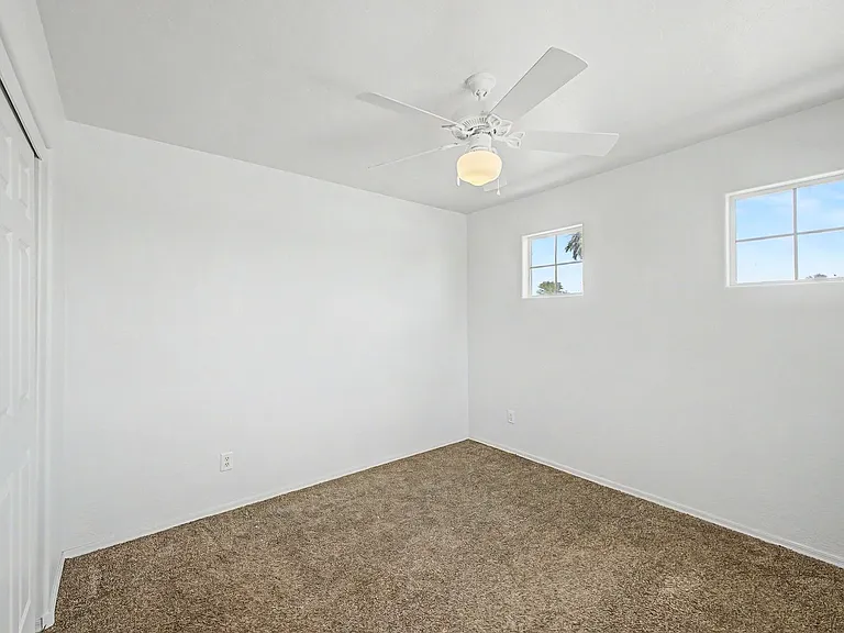 542 E Bartlett Way — Photo 20
