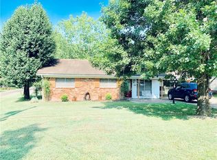 501 Peachtree St, Mineola, TX 75773