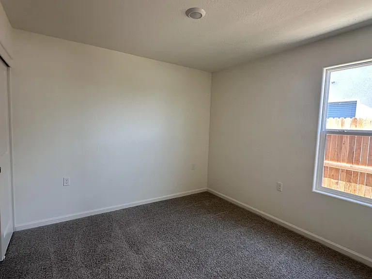 651 Skyler Ln — Photo 11
