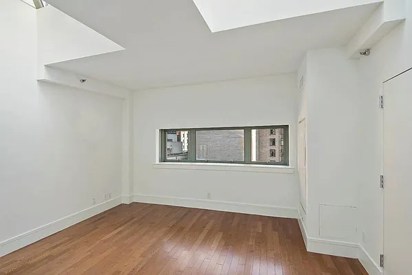 Rented by Pulse International | media 21