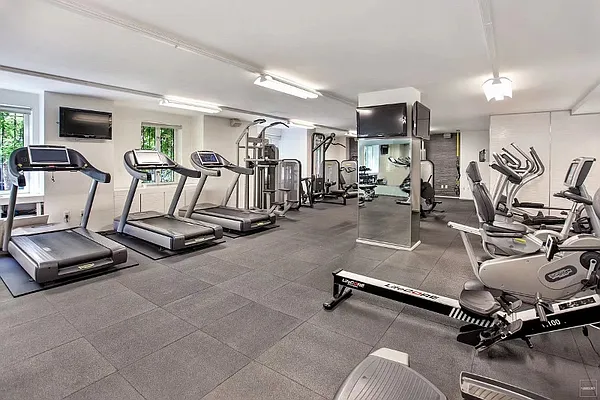 Rented by Battery Park Realty | media 19