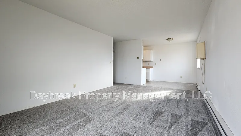 Building Photo - 2414 3rd Ave N #18