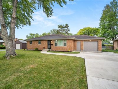 775 E State St, South Elgin, IL, 60177
