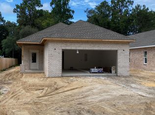 7 Holly Ave #A, Shalimar, FL 32579