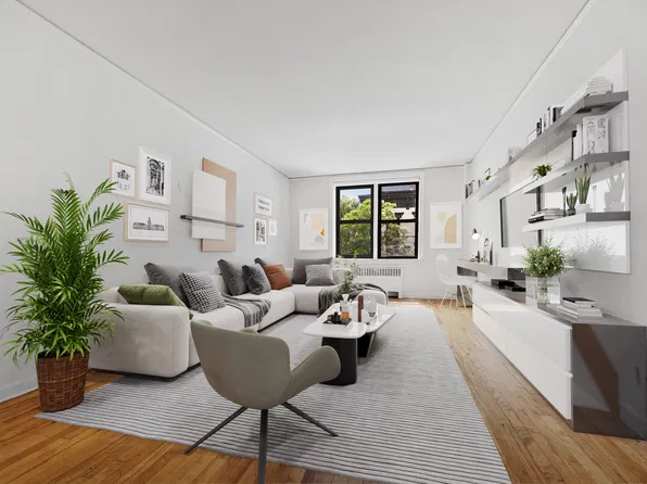305 West 18th Street image 1 of 8