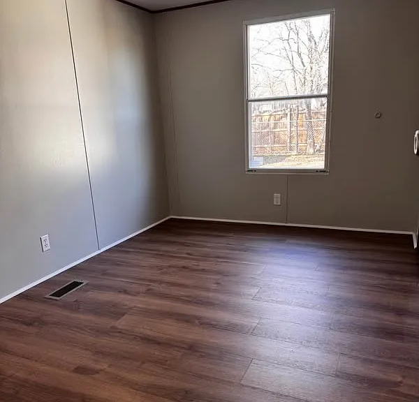 503 Rogers Rd — Photo 9