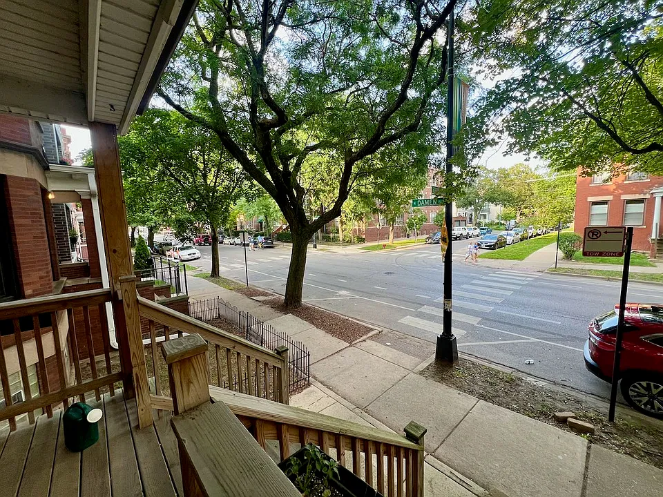 3824 N Damen Ave #3