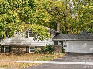 18 Heritage Dr, Greece, NY 14615