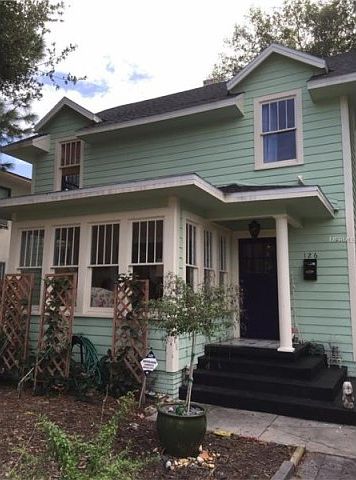1st image of 126 17th Ave SE