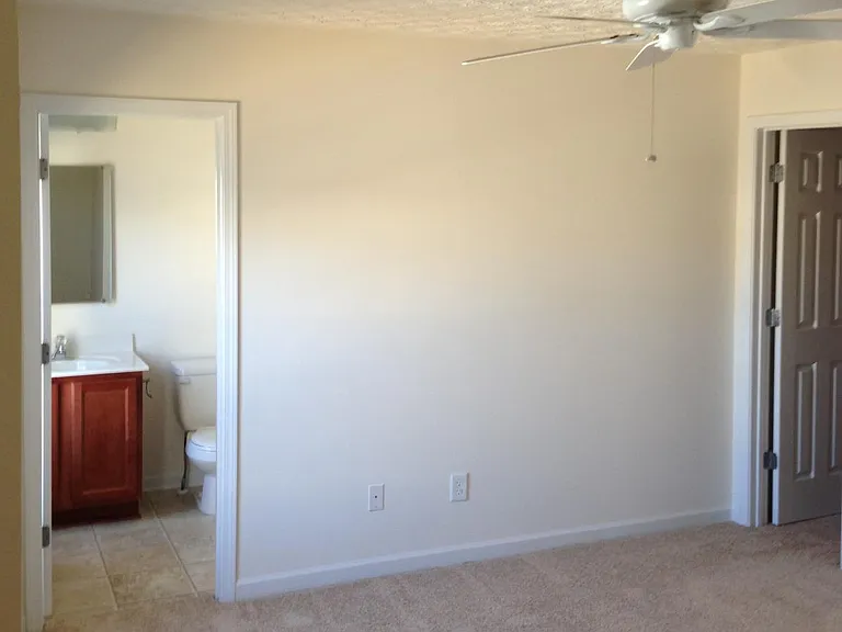 1423 Little Creek Dr — Photo 6