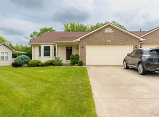 4359 Springbrook Dr, Swartz Creek, MI 48473