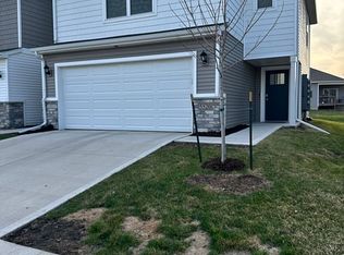 5520 144th St, Urbandale, IA 50323