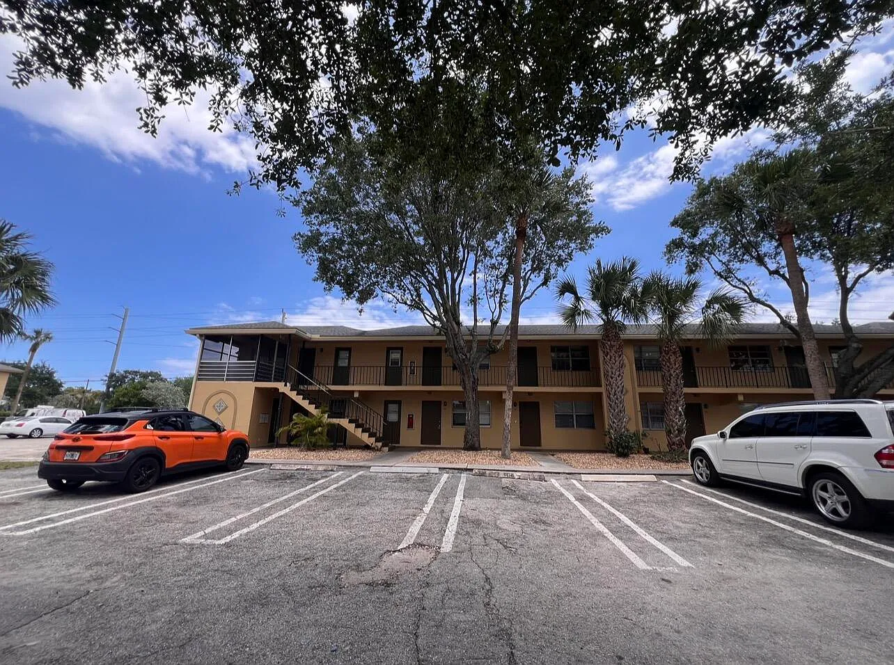2 bed, 1.0 bath, 777 sqft, $2,000 — Photo 3
