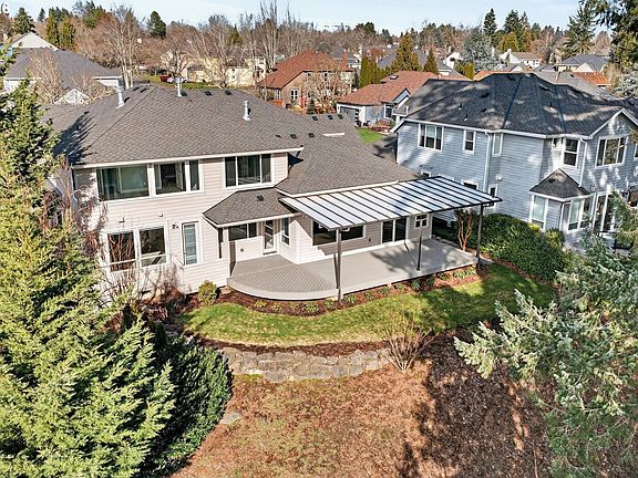 2nd image of 32092 SW Willamette Way E
