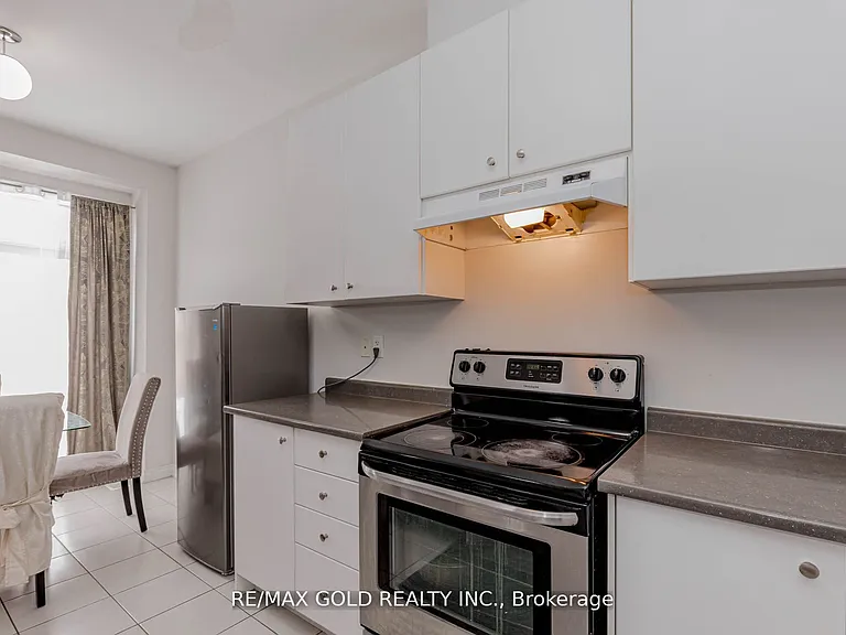 39 Chesterwood Cres — Photo 16